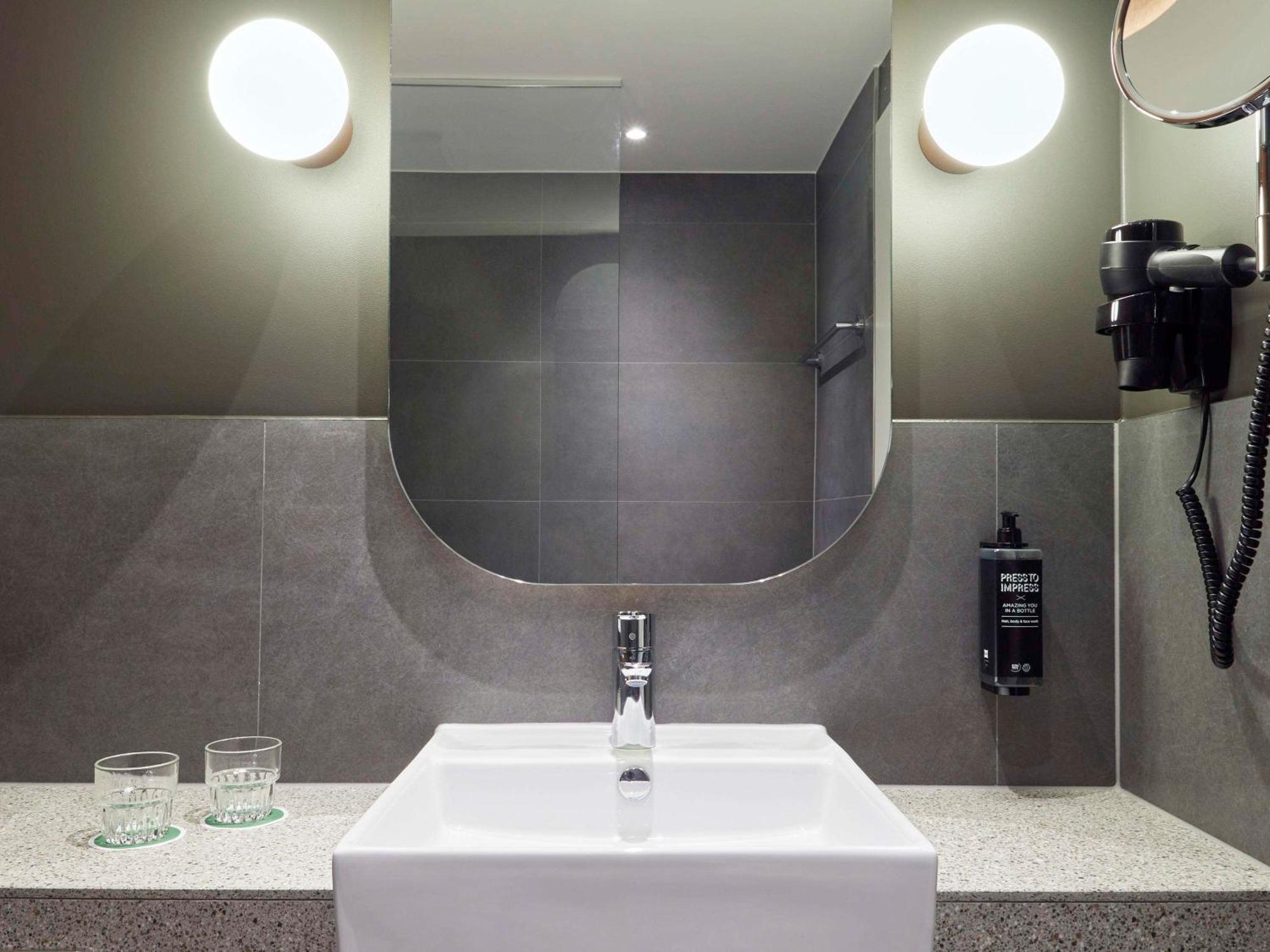 Ibis Styles Bielefeld City - Neueroffnung Exterior photo
